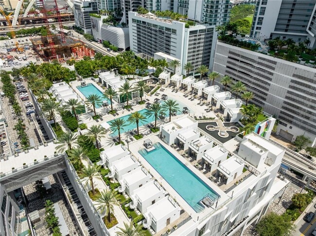 Building Photo - 851 NE 1st Ave