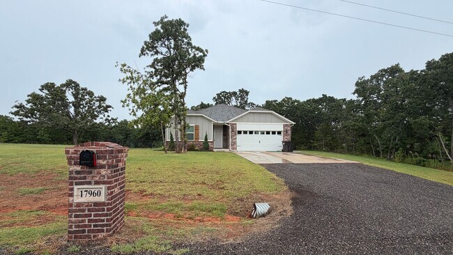 Building Photo - 17960 Lantana Loop