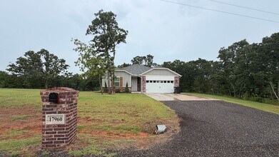 Building Photo - Beautiful 3 Bedroom, 2 Bathroom on a 1.25 Acre Lot in Ridge Creek Addition!