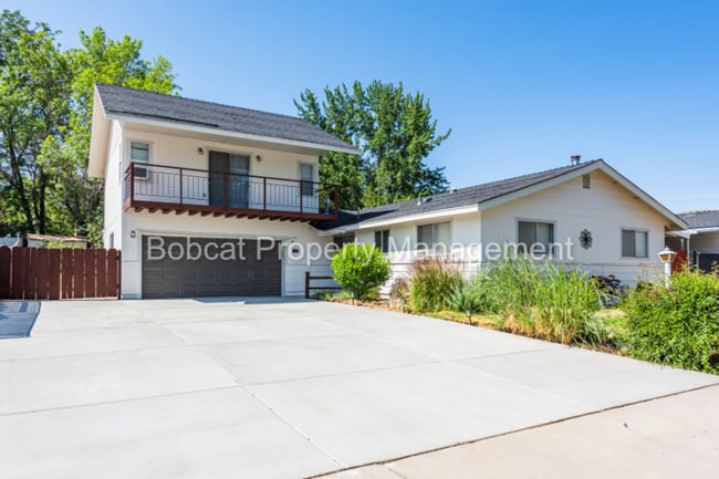 Primary Photo - Remodeled 3 bed, 3 bath Home | Includes RV...
