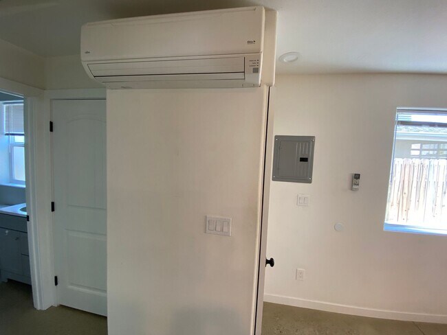 Building Photo - 1540 Park St