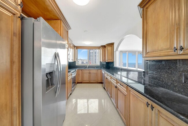 Building Photo - 1360 S Ocean Blvd