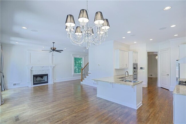 Building Photo - 1296 Lenox Park Blvd NE