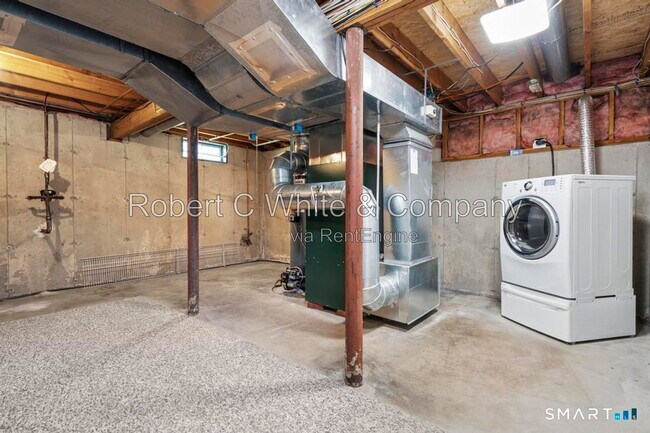 Building Photo - 155 Beardsley Rd