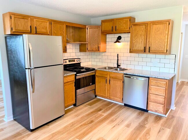 Building Photo - 1106 Fishlock Ave