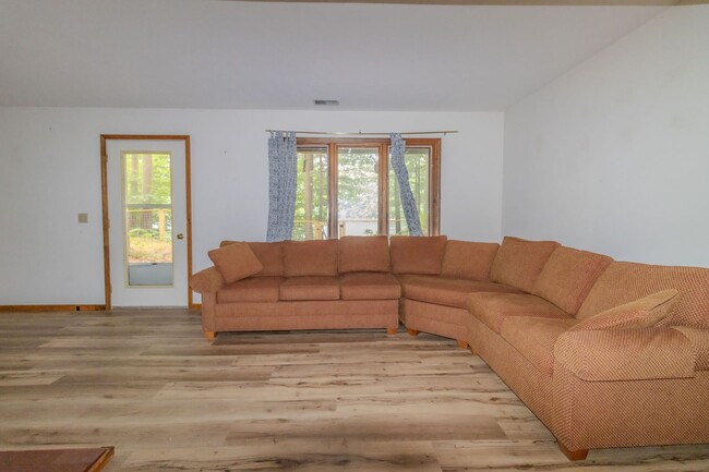 Building Photo - 3332 Tibbets Dr