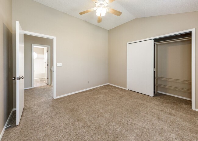 Building Photo - Stunning 5 Bedroom, 3.5 Bath Remodeled Hom...