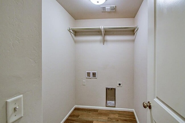 Building Photo - 3232 Mt Nebo Dr