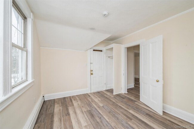 Building Photo - 36 Tyler Ave