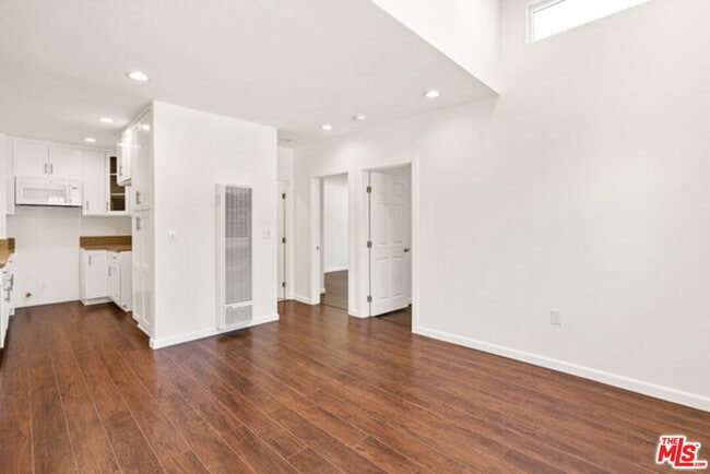 Building Photo - 2746 Santa Anita Ave