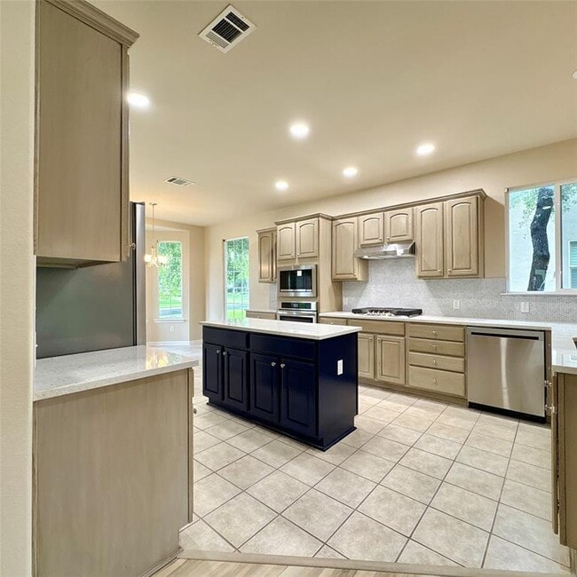 Building Photo - 109 Saddle Trail