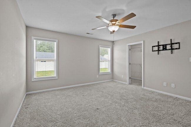 Building Photo - 118 Station Yard Rd