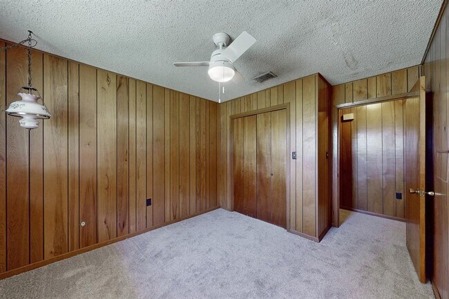 Building Photo - 150 Rosa Lee Ln