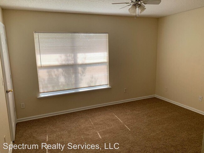 Building Photo - 2 br, 2.5 bath House - 6330 Kimberly Lane