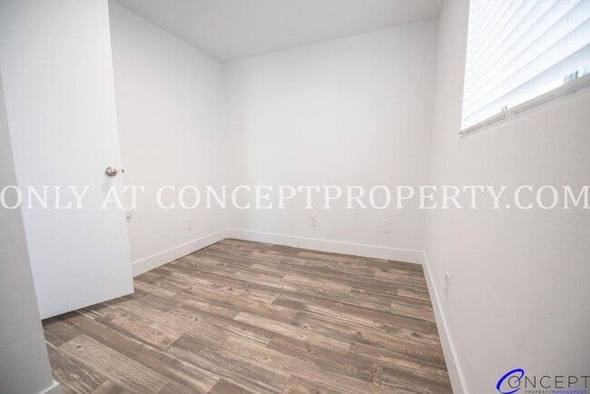 Building Photo - Newly Remodeled 5-Bedroom Home | 2-Car Gar...