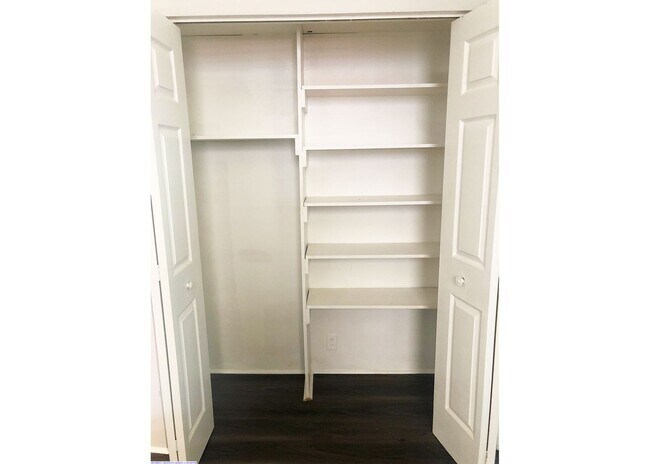 Building Photo - 3226 Bishop St