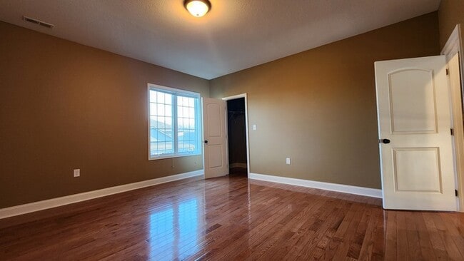 Building Photo - Boone Lake Condo for Lease