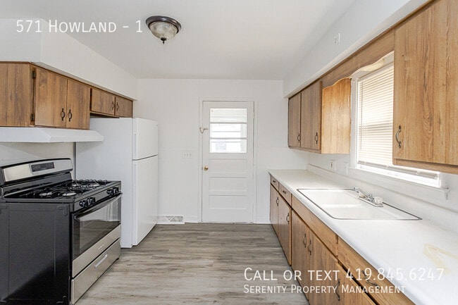 Building Photo - 571 Howland-1