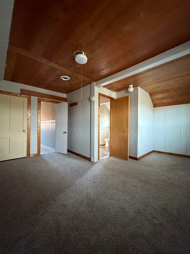 Building Photo - 320 9th Ave N