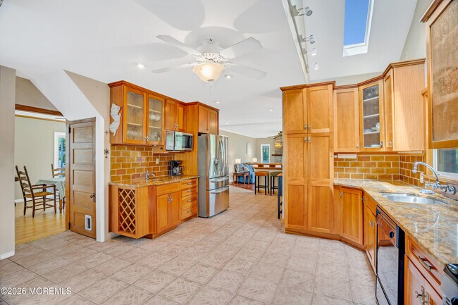 Building Photo - 1209 16th Ave