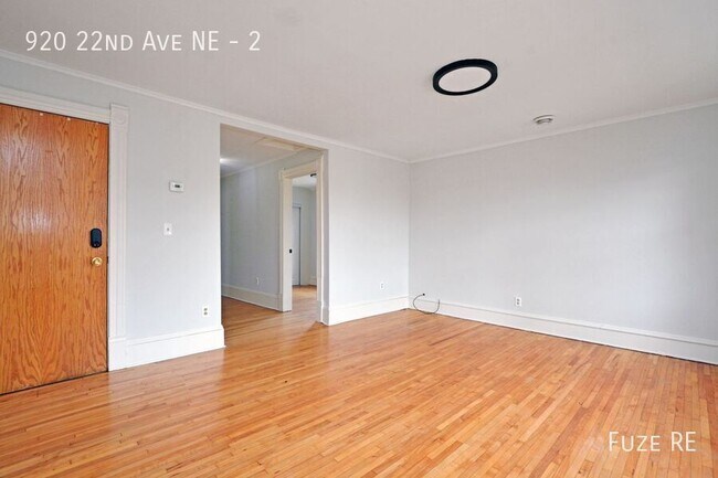 Building Photo - 920 22nd Ave NE
