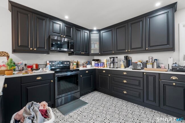 Building Photo - 540 Lakeside Dr