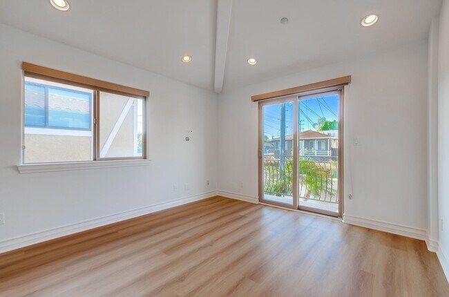 Building Photo - 1902 Marshallfield Ln