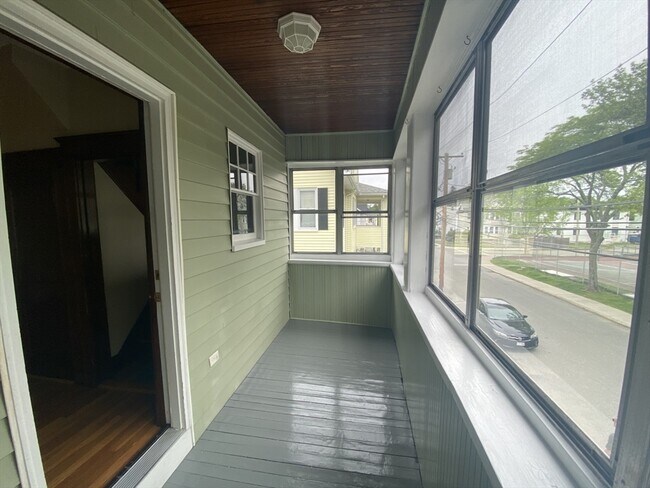 Building Photo - 131 Evans St