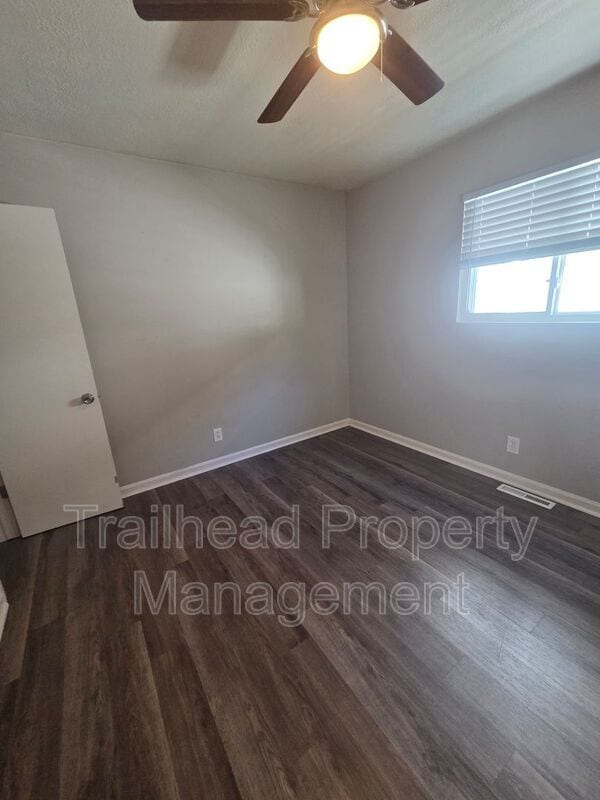 Building Photo - 9416 East 14th St S