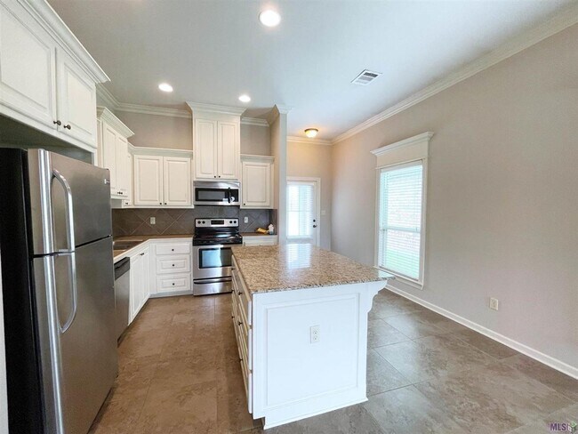 Building Photo - 1695 El Tigre Dr