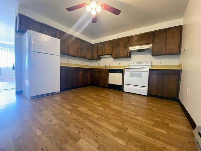 Building Photo - 2487 NE Kerr St