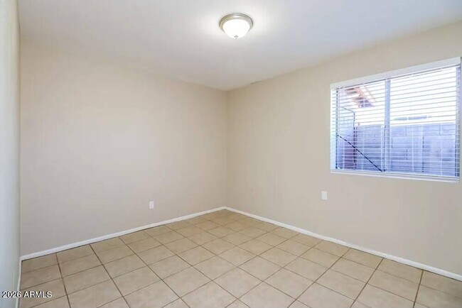 Building Photo - 535 S Udall