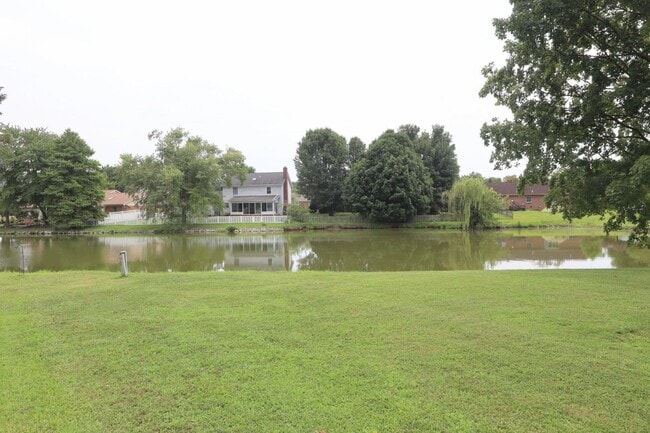 Building Photo - 8231 Lake Terrace Dr