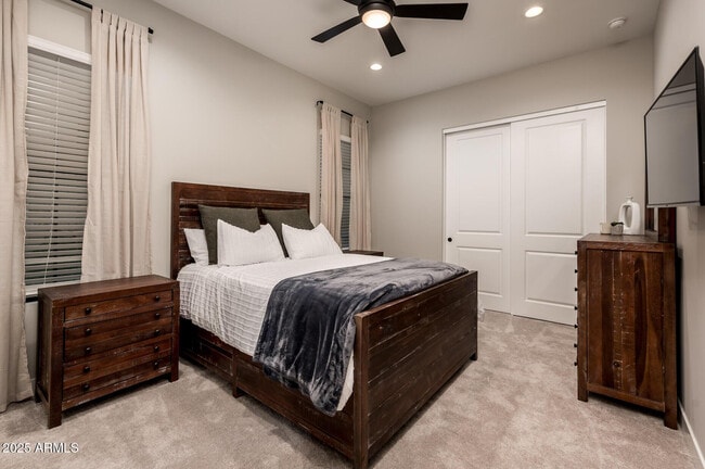 Building Photo - 6615 E Libby St