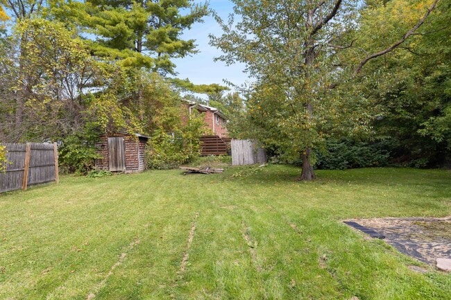 Building Photo - 12 Brickyard Rd