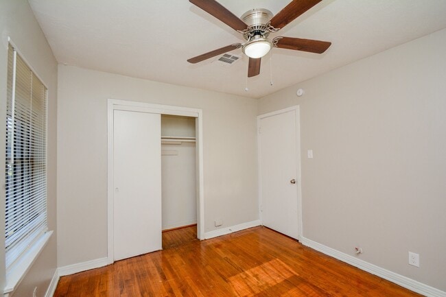 Building Photo - 10214 Rockaway Dr