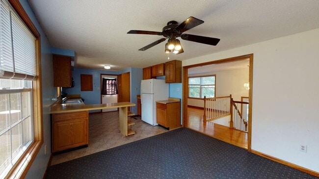 Building Photo - 975 Murray Ln