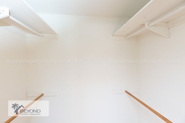 Building Photo - STYLISHLY UPGRADED 4BD HOME – PET FRIENDLY...