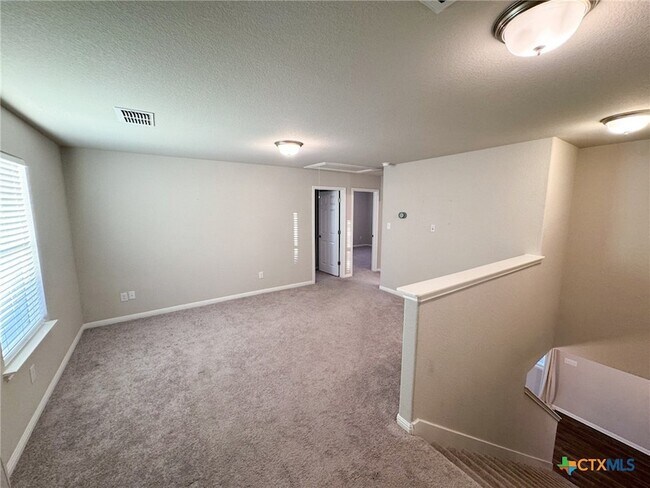 Building Photo - 366 Silver Springs Bend