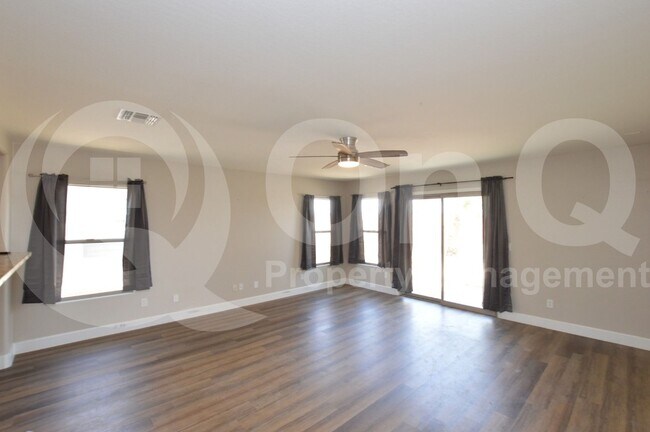 Building Photo - 209 S Carter Ranch Rd