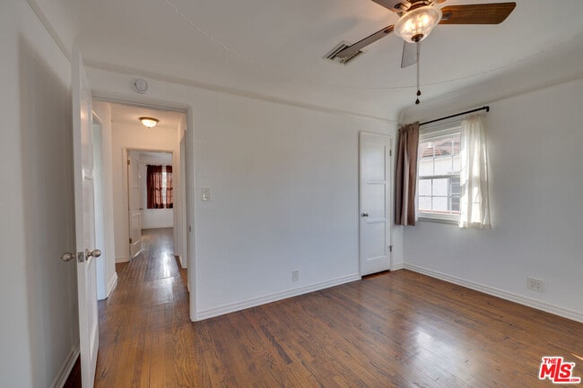 Building Photo - 6408 W 82nd St