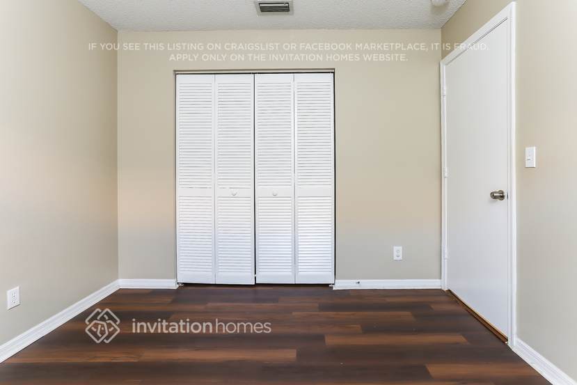 Building Photo - 7418 Michigan Isle Rd