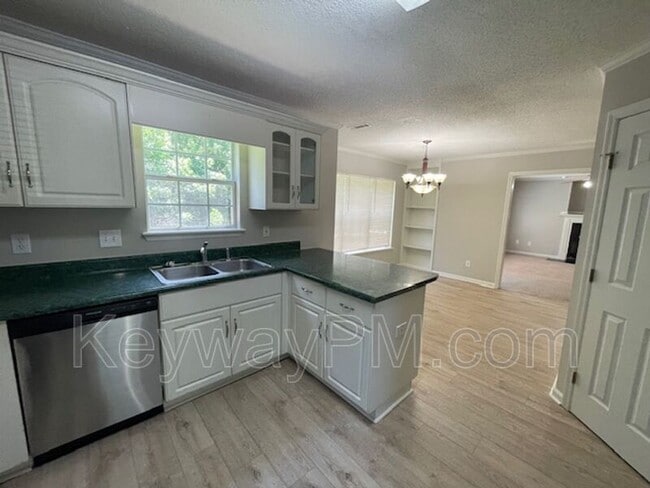 Building Photo - 5780 Carriage Hills Dr