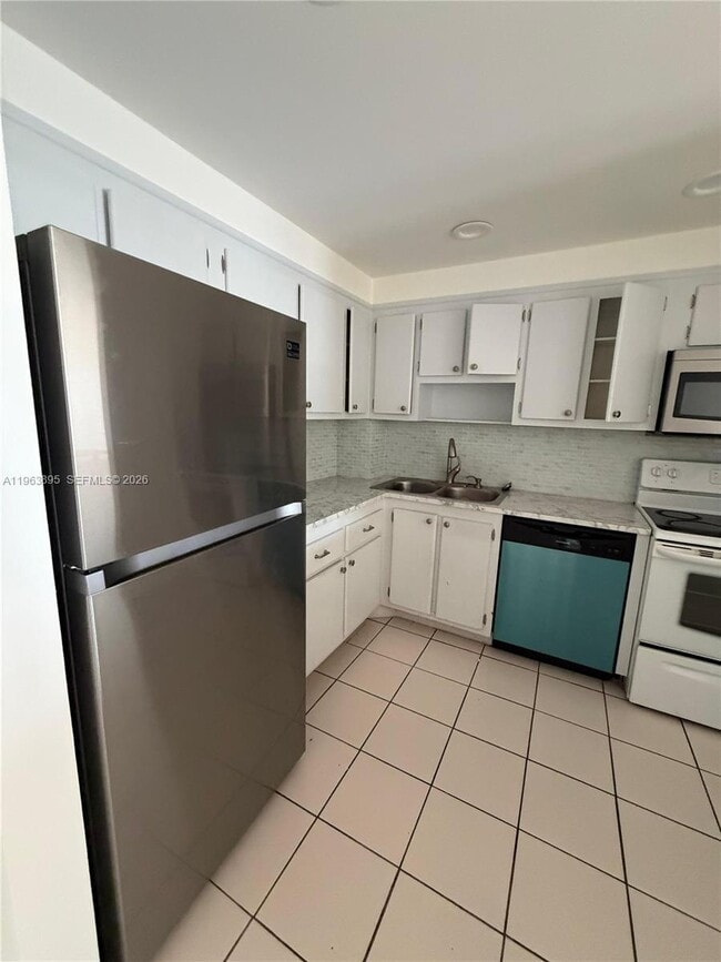 Building Photo - 16950 W Dixie Hwy