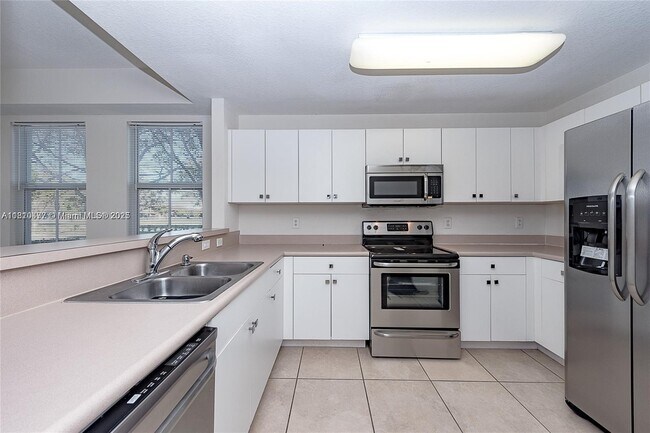 Building Photo - 10901 NW 83rd St