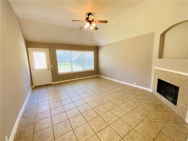 Building Photo - 561 Golden Creek Dr