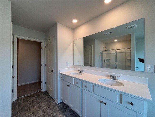 Building Photo - 219 Stoneybrook Dr