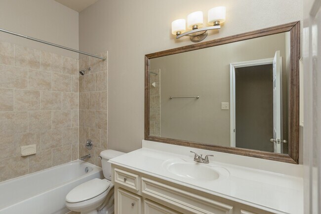 Building Photo - 13043 Sweetgum Shores Dr