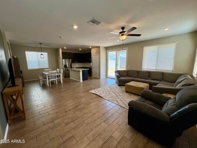 Building Photo - 17441 W Paraiso Ln