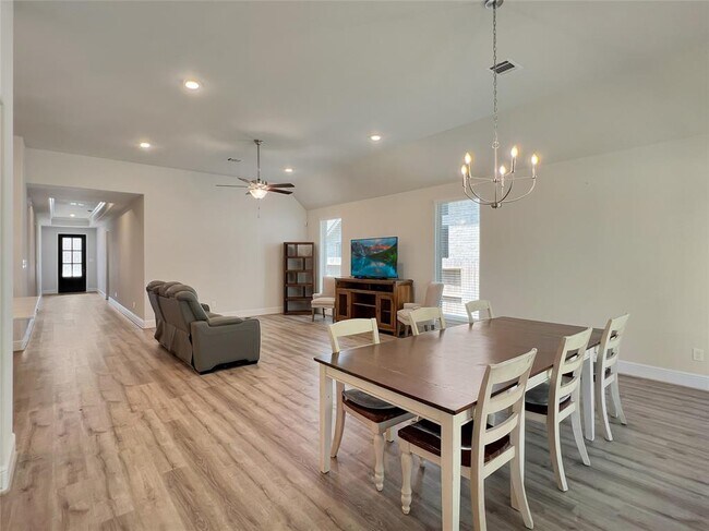 Building Photo - 21817 Enchanted Rock Dr N